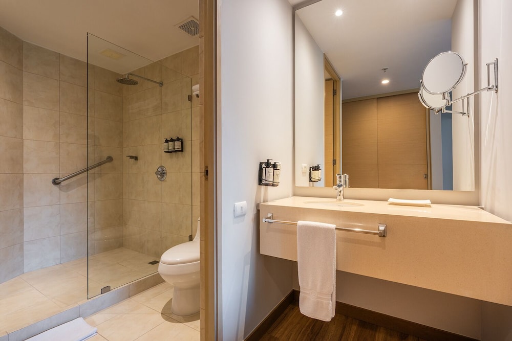 Standard Suite, 1 Queen Bed - Photo 1