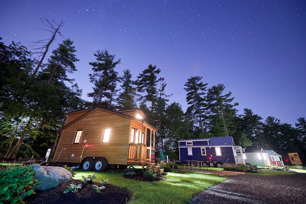 House, 1 Queen Bed, Kitchenette (Henry Tiny House) photo 2