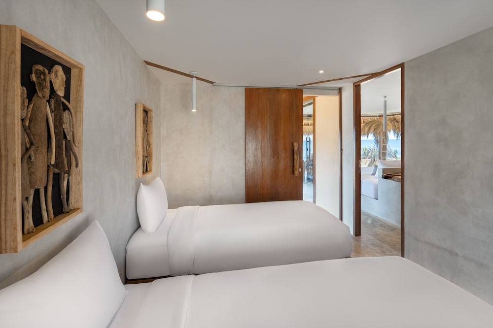 Beach Plunge Family Villa - Photo 8