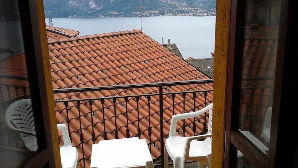 Room, Balcony, Lake View photo 2