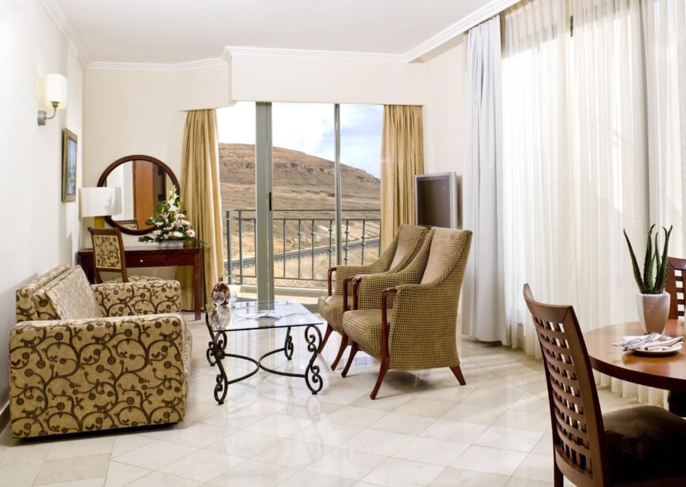 Royal Suite - Photo 2