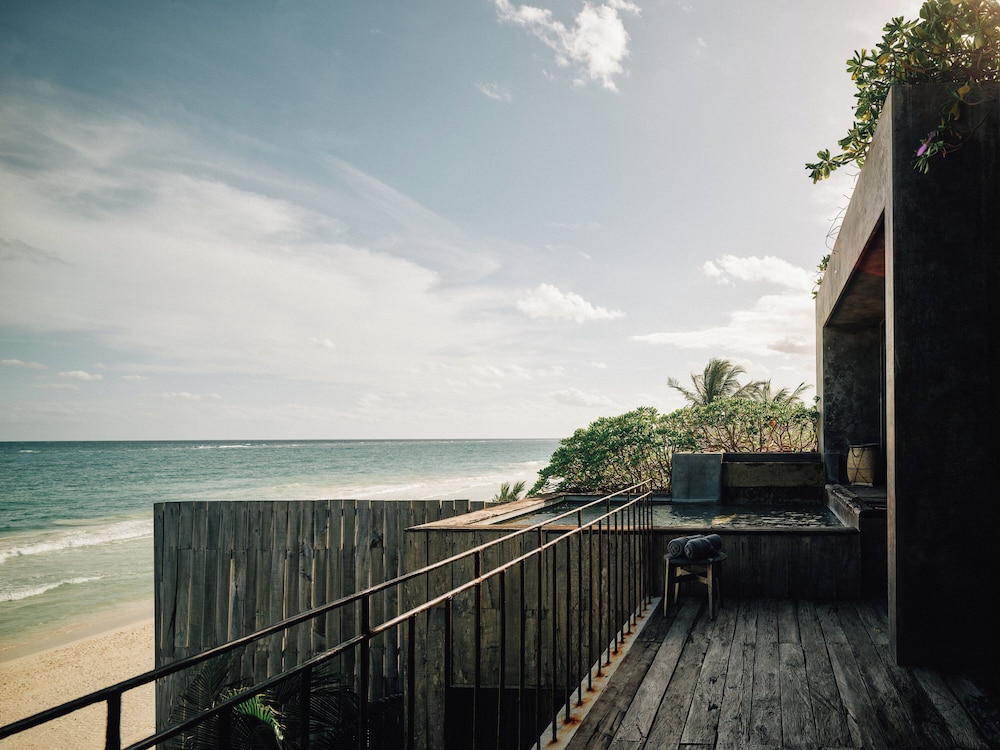 Deluxe Room, 1 King Bed, Ocean View