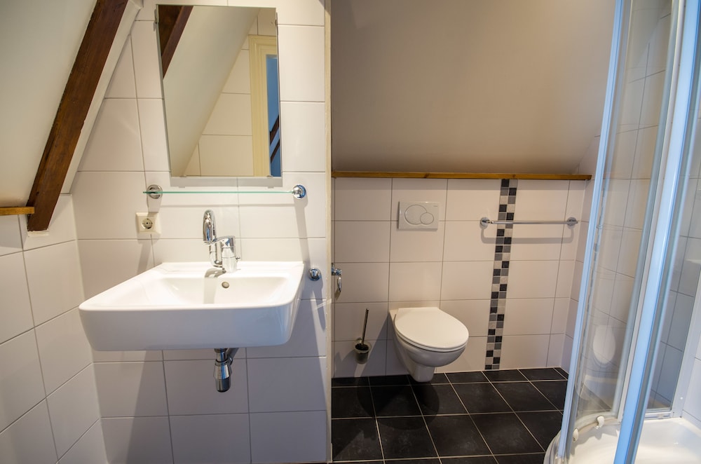 Standard Double or Twin Room photo 3