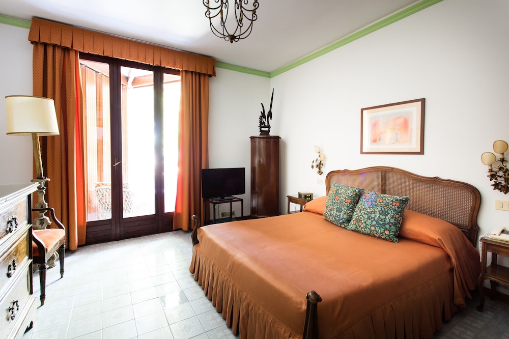 Superior Double or Twin Room - Photo 6