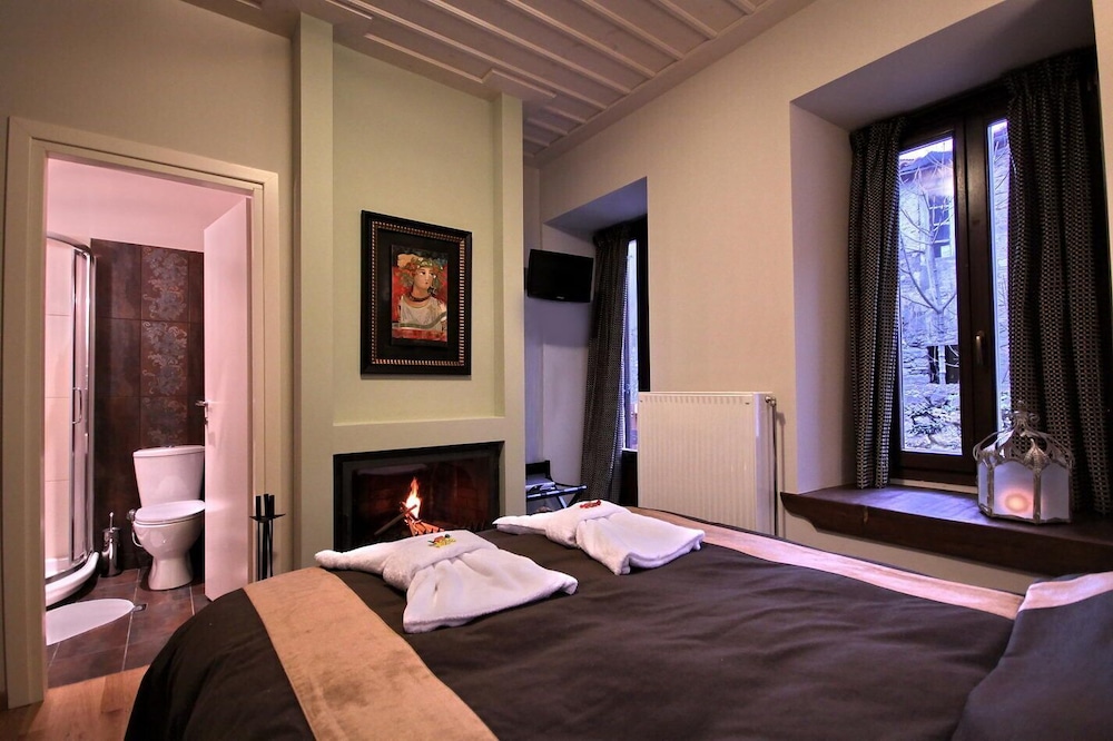 Superior Double Room, Fireplace photo 1