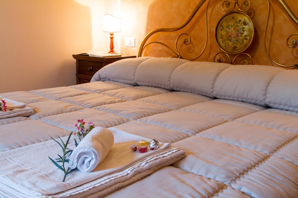 Comfort Double Room, 1 Queen Bed, Ensuite, Park View photo 1