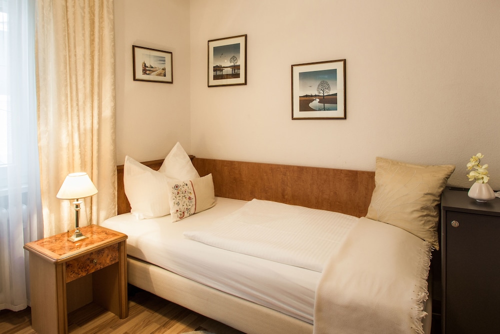 Basic Single Room (Adlerstrasse 1) photo 1