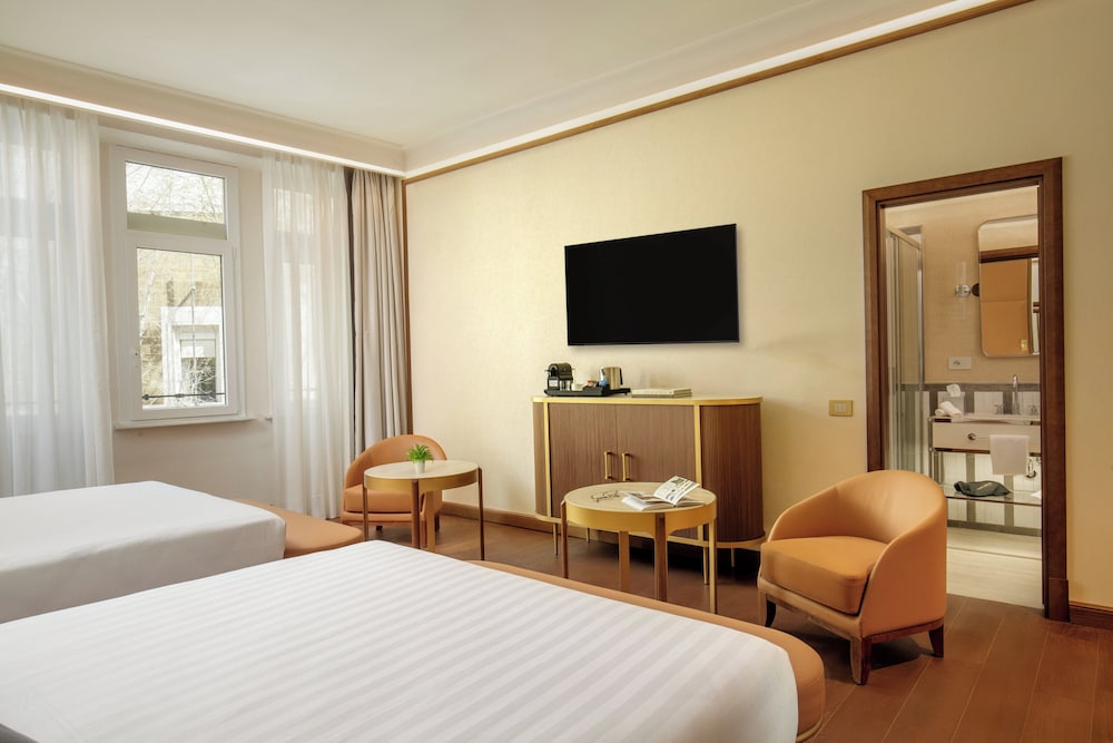 Deluxe Quadruple Room