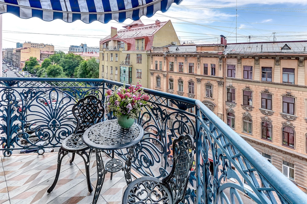 Deluxe with balcony photo 2