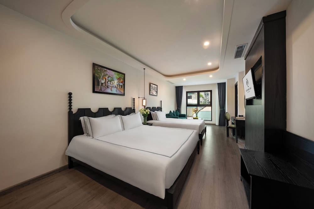 Family Triple Room, 1 Bedroom, City View photo 3