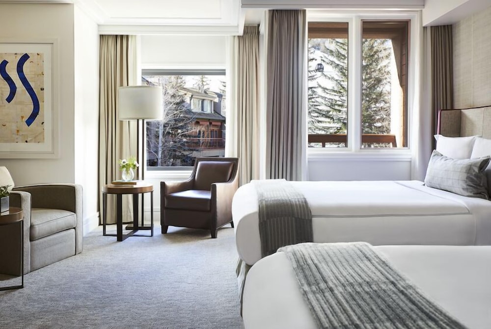 Room, 2 Queen Beds (Mountain Side) - Photo 1