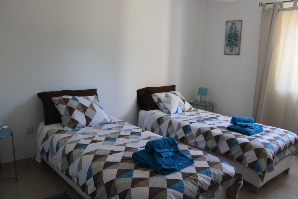 Room, 2 Twin Beds, Private Bathroom (Barriga) photo 2