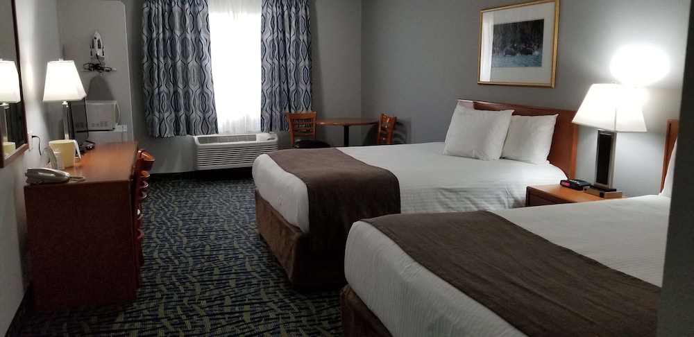 Standard Room, 2 Queen Beds, Non Smoking, Refrigerator & Microwave (Pet Friendly) - Photo 3