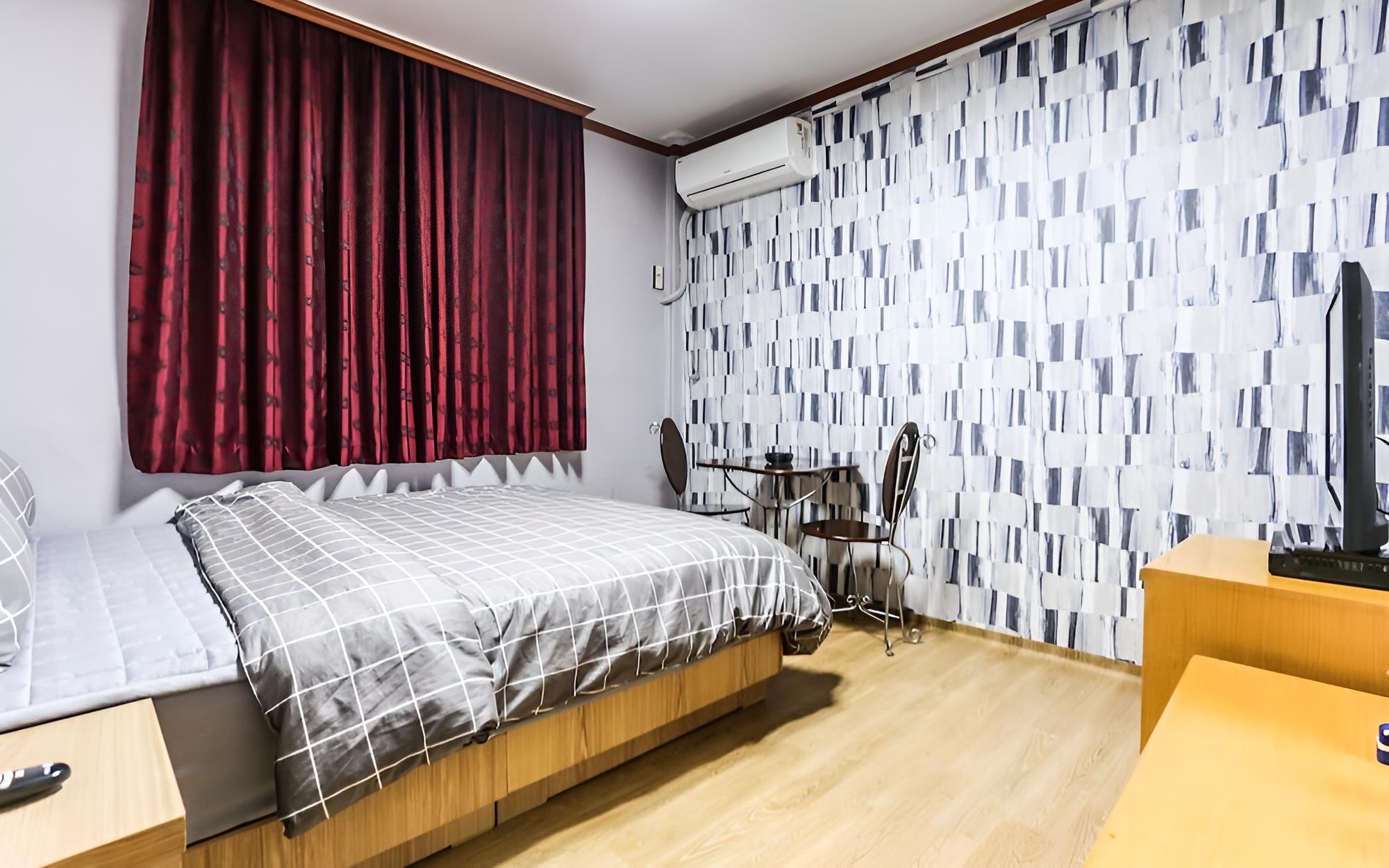Room (Bed) - Photo 5