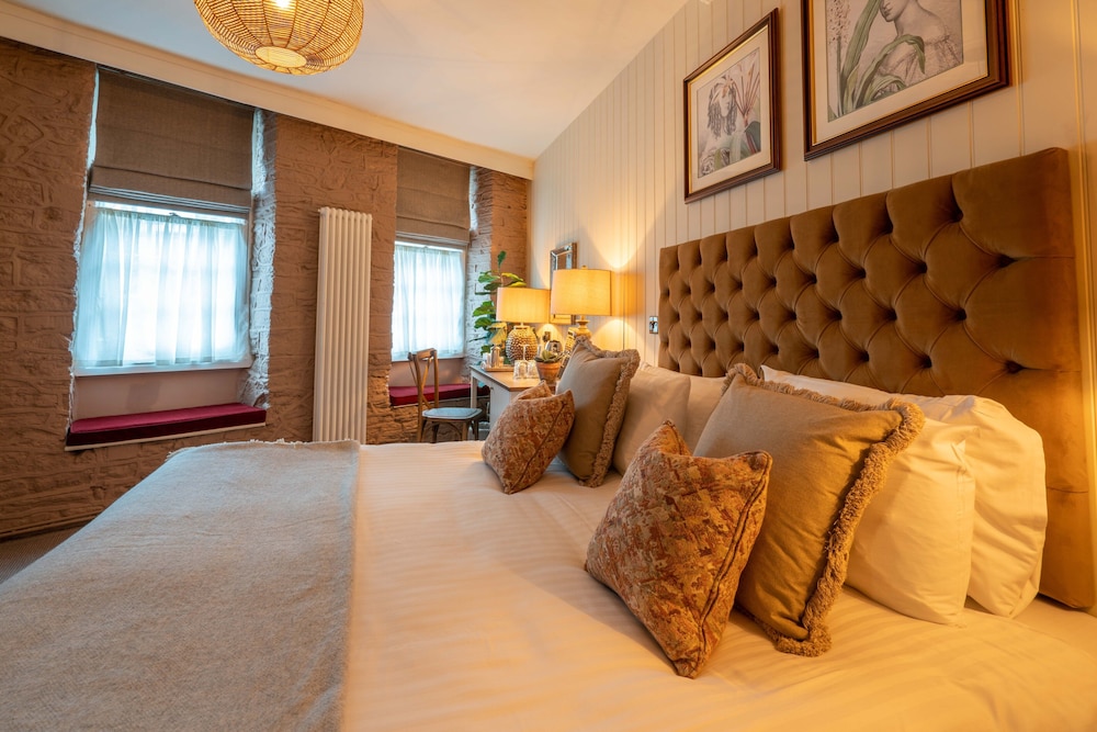 Signature Room, 1 King Bed, Ensuite