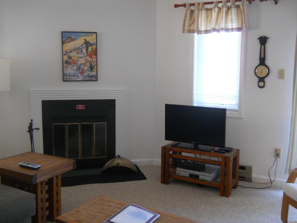 Condo, Multiple Beds (Sugar Ski & Country Club Unit 231 Sil) photo 3