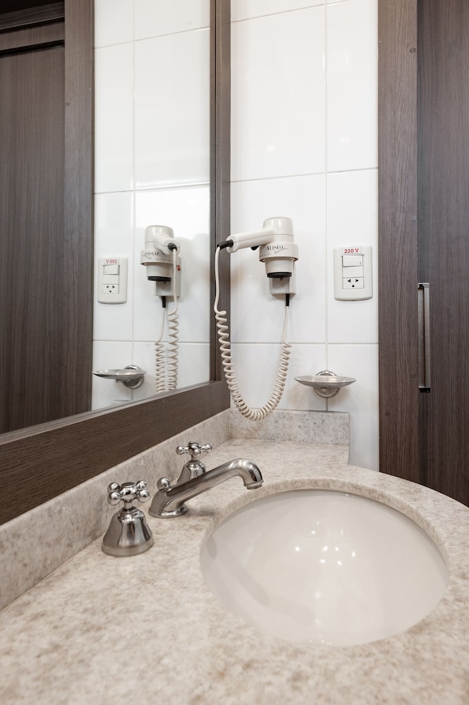Premium Double Room - Photo 8