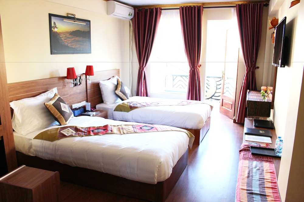 Deluxe Twin Room, City View photo 3