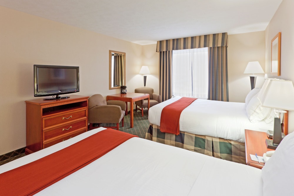 Standard Room, 2 Queen Beds - Photo 2