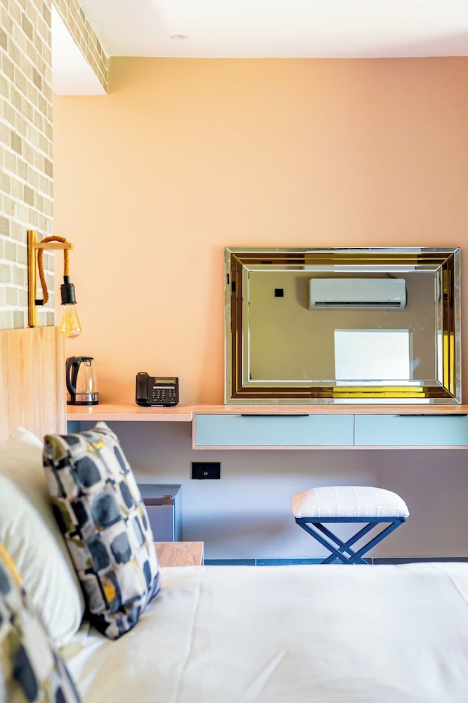 Standard Double or Twin Room - Photo 6