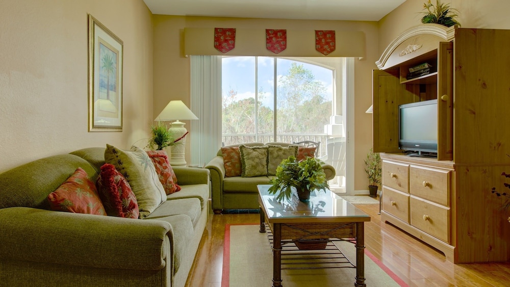 Comfort 3 Bedroom Villa with Pool Access