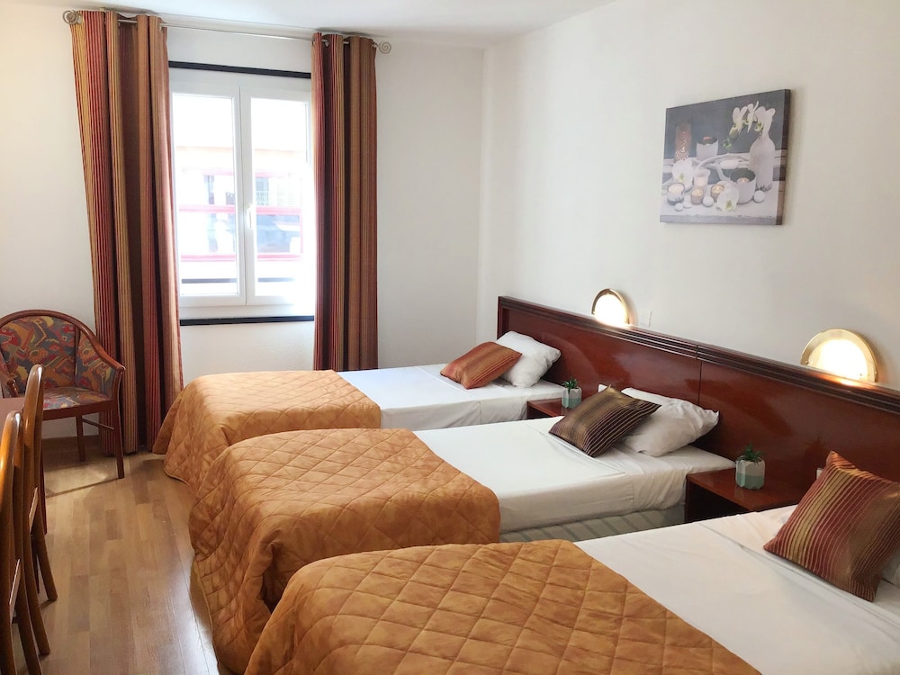 Standard Triple Room photo 2
