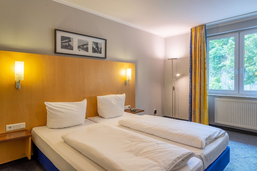 Superior Room, 1 Double Bed (Quiet Location) photo 3