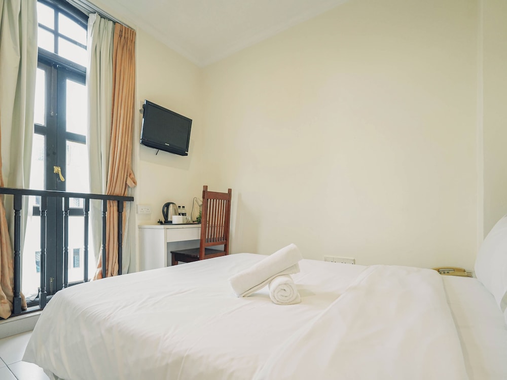 Deluxe Double, Window