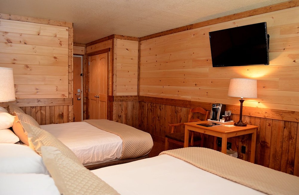 Standard Double Room, 2 Queen Beds photo 1