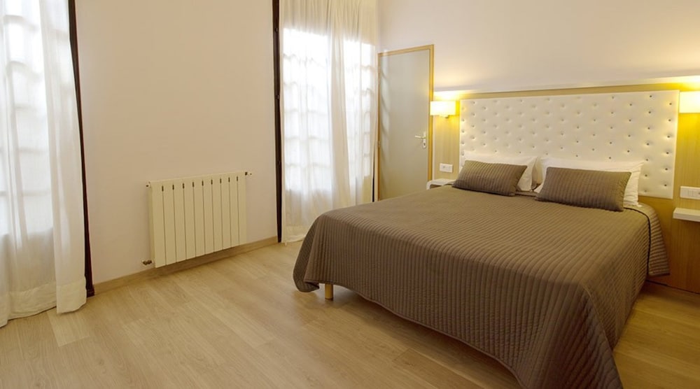 Standard Double or Twin Room photo 1