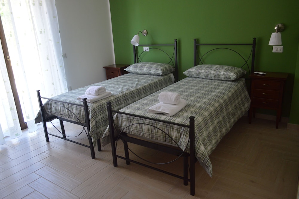 Twin Room, Accessible photo 1