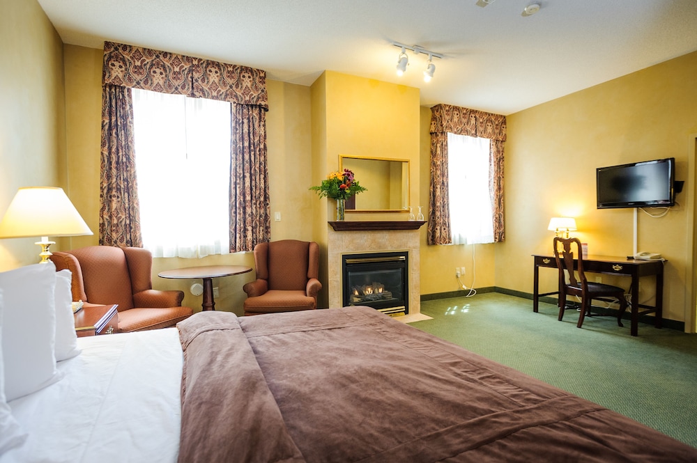 Signature Suite, 1 King Bed - Photo 6