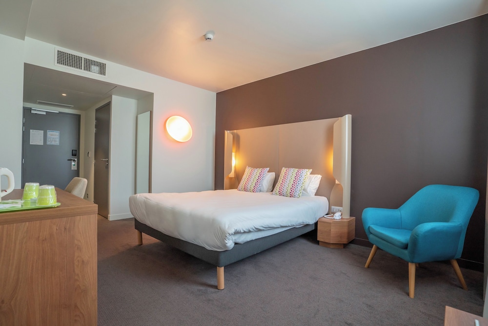 Standard Room, 1 Double Bed with Sofa bed - Photo 5