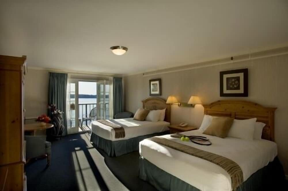 Inn on Steamboat Bay 2 Queens W/ Balcony or Deck Overlooking Gull Lake or Golf Course photo 1