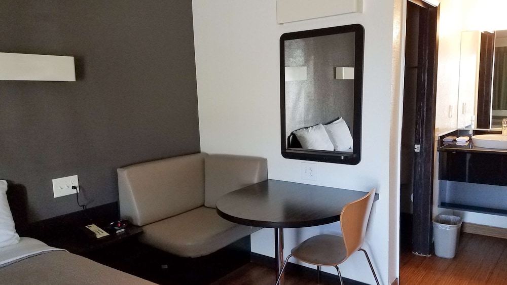 Standard Suite, 2 Queen Beds, Non Smoking, Kitchenette - Photo 2
