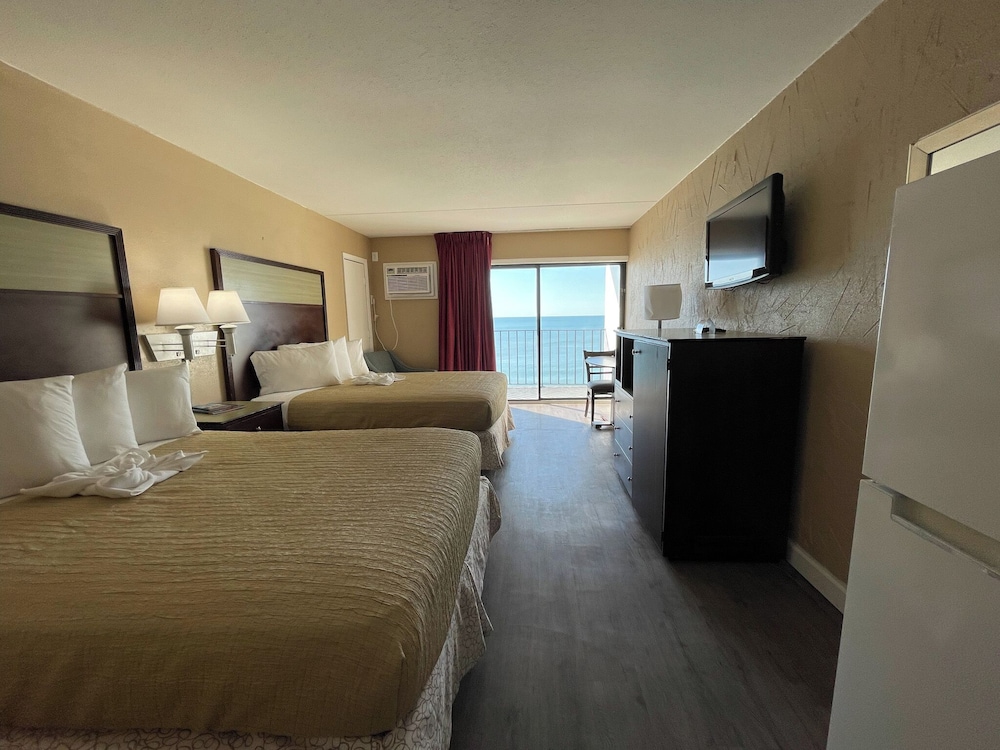 Standard Double Room, 2 Queen Beds, Oceanfront - Photo 1