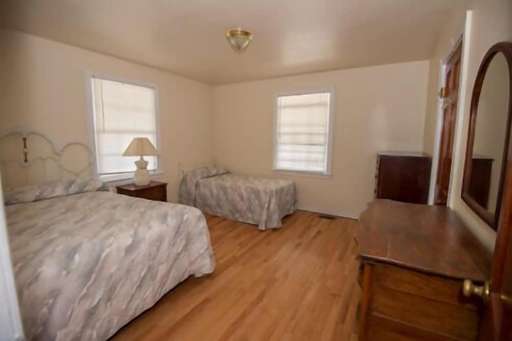 90 – Oceanside 1 level cottage photo 1