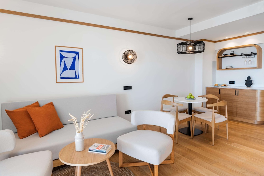 King Suite, Sea View - Photo 9
