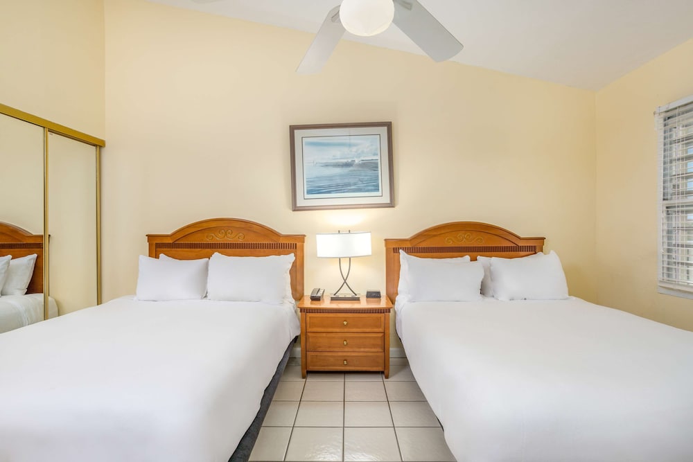 Standard Room, 2 Double Beds - Photo 2