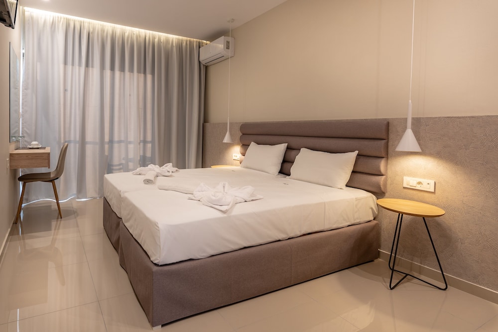 Standard Double or Twin Room - Photo 6