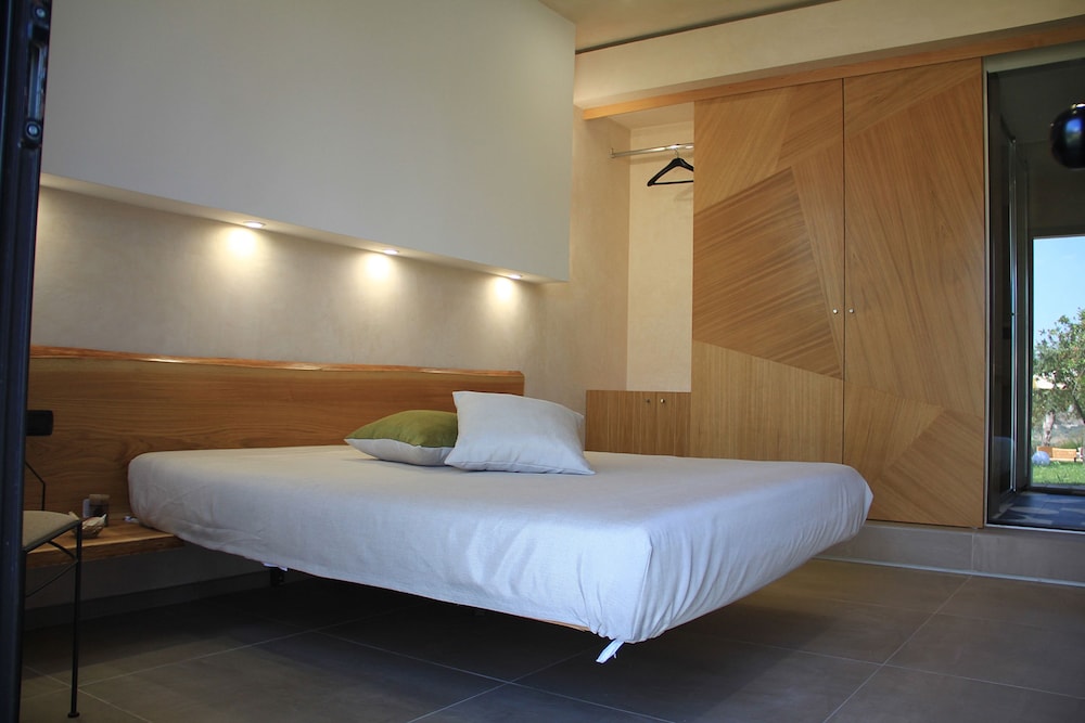 Deluxe Double Room, Garden View