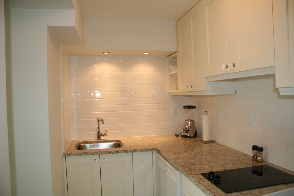 Deluxe Suite, 1 Queen Bed with Sofa bed, Non Smoking, Kitchen (Garden with Terrace) photo 3