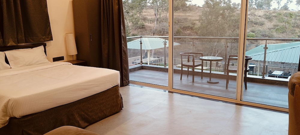Premium Room with Mountain View