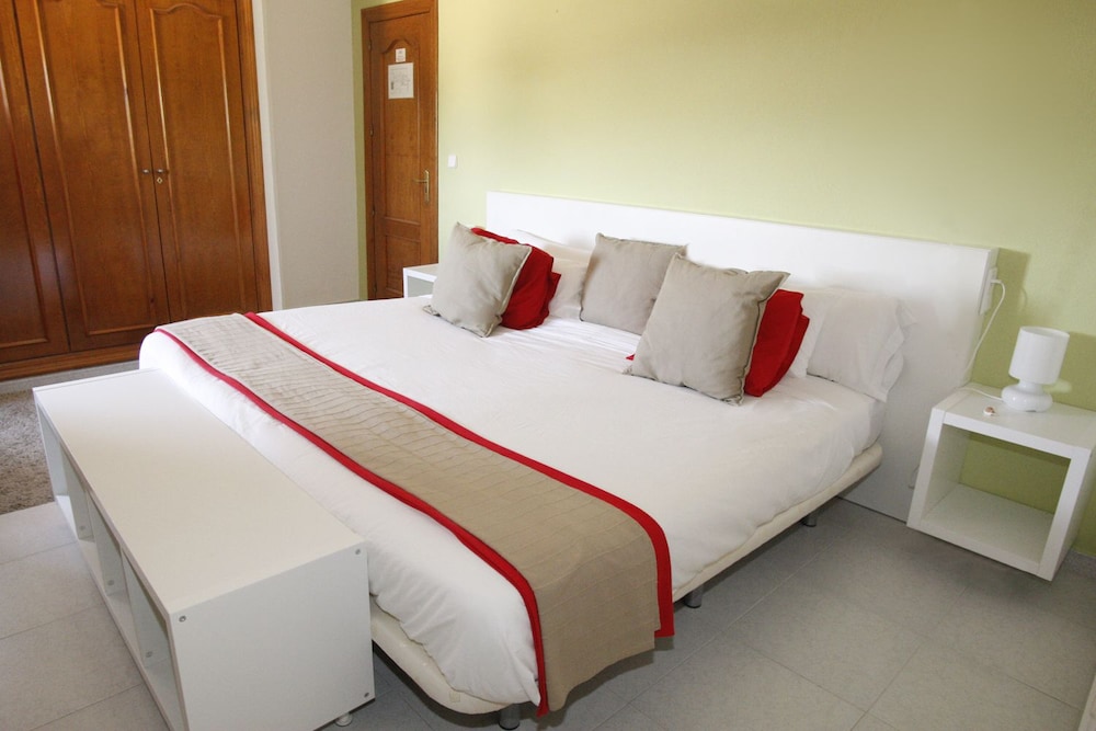 Junior Double or Twin Room, Mountain View