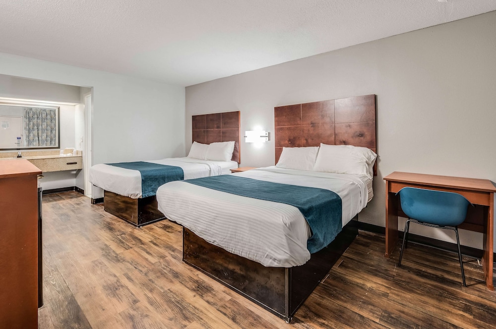 Deluxe Room, 2 Queen Beds, Accessible, Non Smoking photo 1
