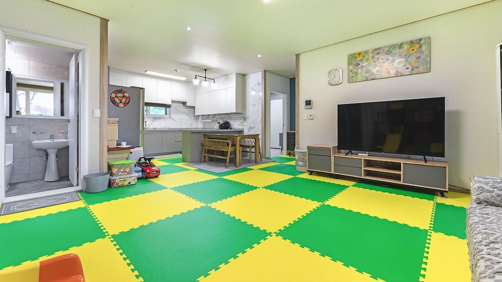 Basic Room, 2 Bedrooms (Pinetree (2F)) - Photo 2