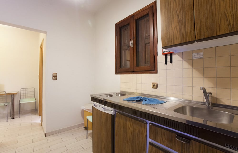 Apartment, 2 Bedrooms (Pool area) photo 3