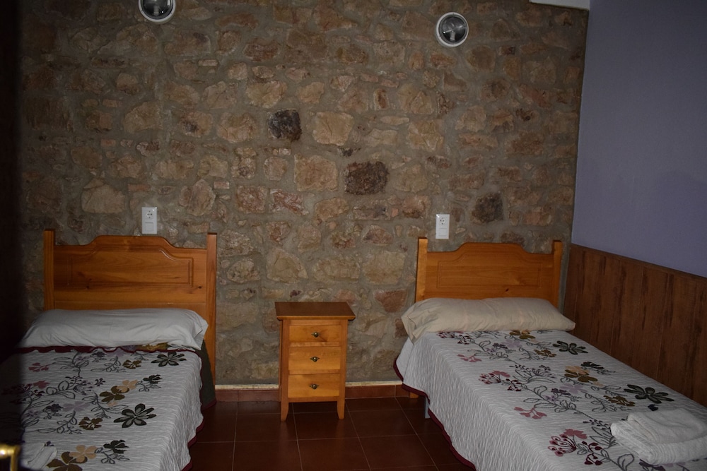 Habitación Doble Básica o con Dos Camas