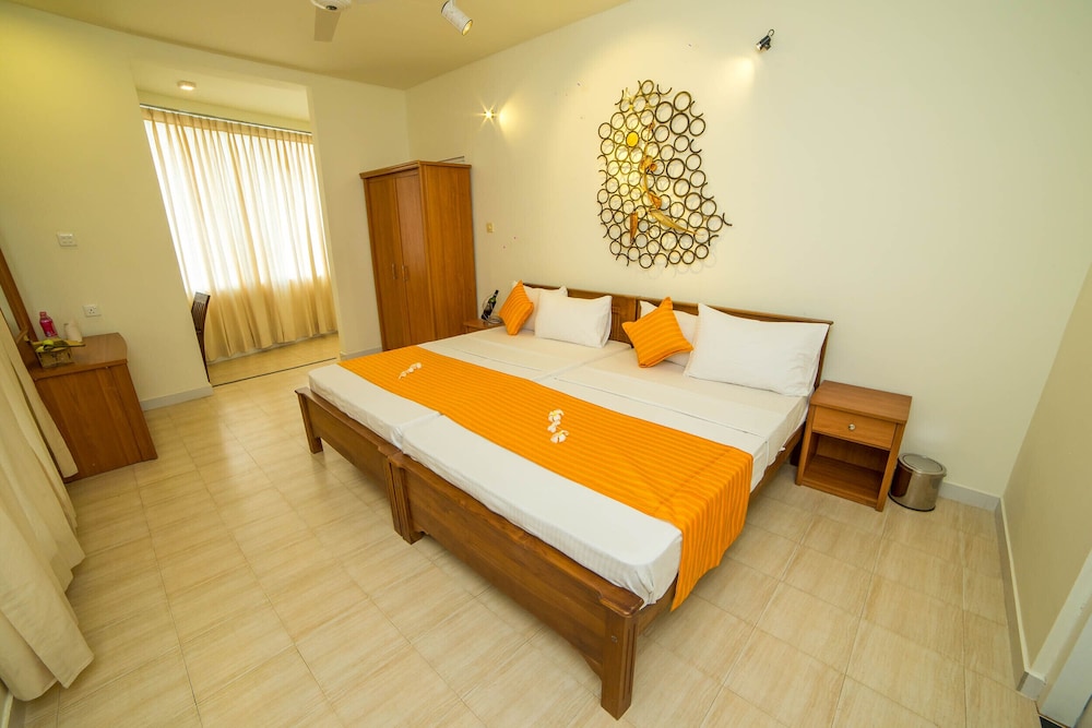 Deluxe Triple Room, Mountain View, Poolside photo 2