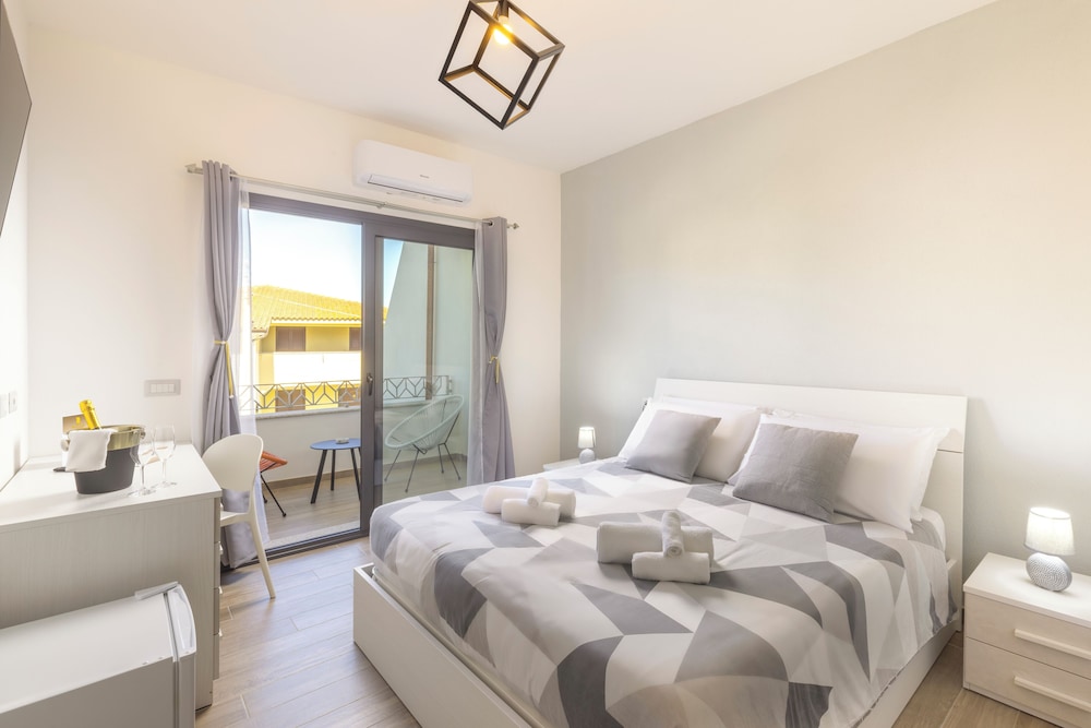 Design Double or Twin Room, Private Bathroom, Courtyard View photo 1